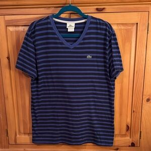 🐷 Lacoste Men’s Navy and Royal Blue Striped V-Neck Tee with Crocodile Logo